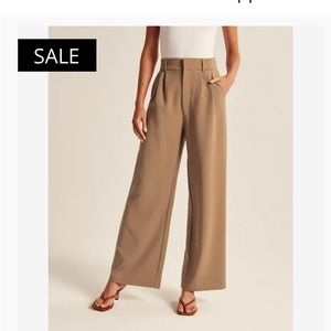THE EFFORTLESS TAILORED WIDE
LEG PANTS